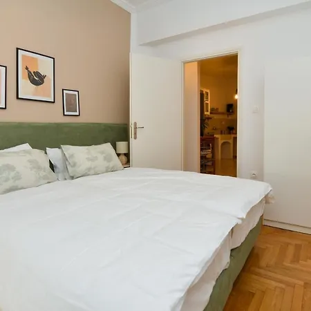 Stylish Next To Acropolis, Metro Stop Fix Apartment *