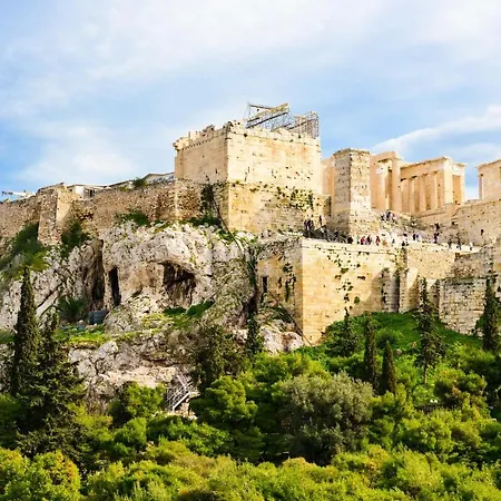 Stylish Next To Acropolis, Metro Stop Fix *